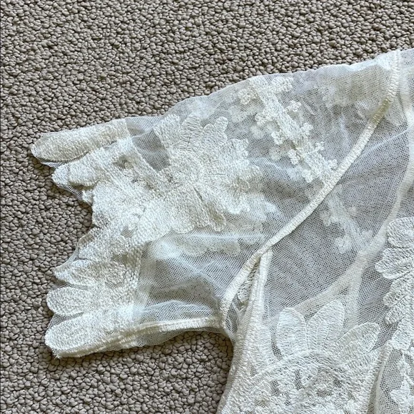 Elegant Lace Kimono Cardigan - Picture 8 of 10